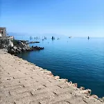 Apartment Peaceful Seaside Getaway 500 M From The Beaches Antibes