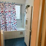 Peaceful Seaside Getaway 500 M From The Beaches Apartment *