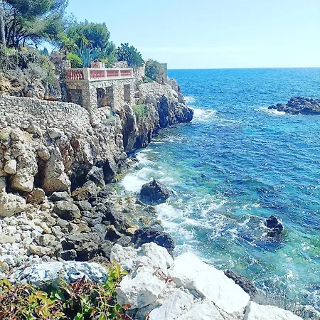 Peaceful Seaside Getaway 500 M From The Beaches Apartamento Antibes
