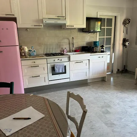 Apartamento Peaceful Seaside Getaway 500 M From The Beaches Antibes